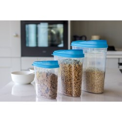 Kitchen Craft 3-Piece Plastic Dry Good Storage Container Set with clip top lids ( 4.5 litres, 2 litres and 1.2 litres).