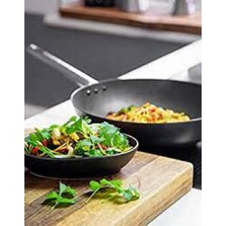 Master Class Professional Non Stick Carbon Steel Induction Safe Wok, 30 cm