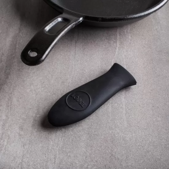 Shop quality Lodge Silicone Black Handle Holder for Lodge Skillets - Protects hands from heat up to 230 degrees C in Kenya from vituzote.com Shop in-store or online and get countrywide delivery!