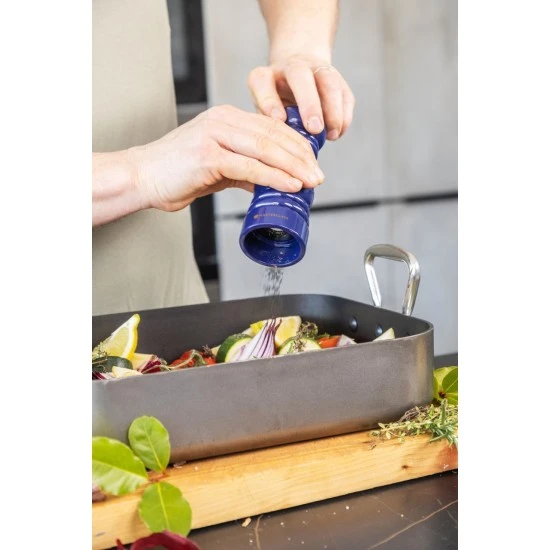 MasterClass Salt or Pepper Mill, 17cm, Blue
