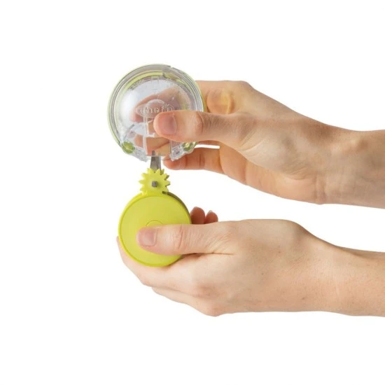 Chef n GarlicZoom Garlic Chopper, 102-540-388 Shop quality Chef n GarlicZoom Garlic Chopper in Kenya from vituzote.com Shop in-store or online and get countrywide delivery!