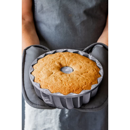 MasterClass Non-Stick Cast Aluminium Decorative Cake Tin, Swirl, MCBUNTSWIRL Shop quality MasterClass Non-Stick Cast Aluminium Decorative Cake Tin, Swirl in Kenya from vituzote.com Shop in-store or online and get countrywide delivery!