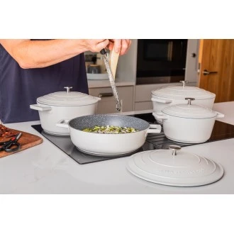 MasterClass Cast Aluminium Shallow Casserole Dish, 4L, Cream