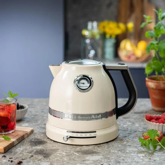 KitchenAid Artisan Cordless Kettle, 1.5 Litre, Almond Cream, 5KEK1522EAC Shop quality KitchenAid Artisan Cordless Kettle, 1.5 Litre, Almond Cream in Kenya from vituzote.com Shop in-store or online and get countrywide delivery!