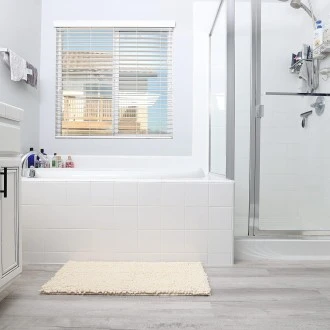 Kittrich Stephen Roberts Chenille Bath Non-Slip Ultra Soft Plush Mat, 21'' x 34'', Cream
