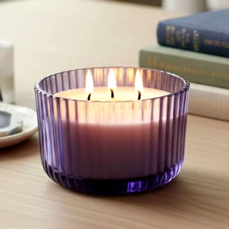 Candlelight Ridged Glass Candle With Wooden Lid Lilac With 4% Blossom Musk Scent