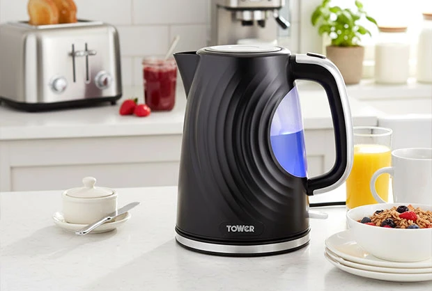 Shop Kettles, for Sale in Kenya at Vituzote.com