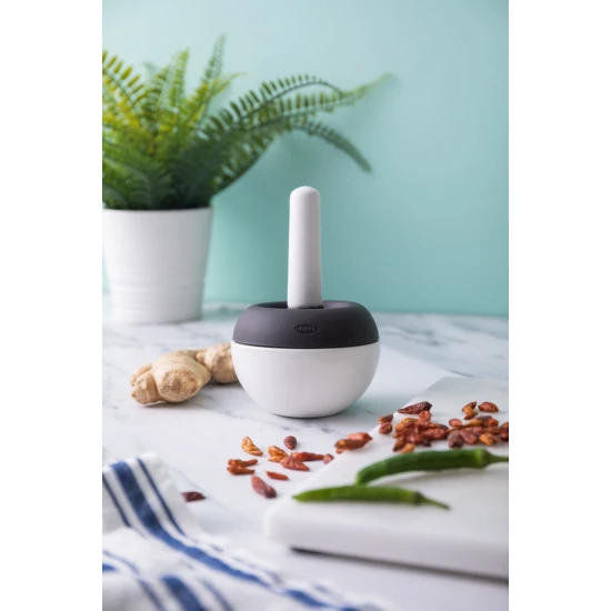 Chef’n Mortar and Pestle Spiceball Set with Lid, Splashproof White Ceramic Spice Grinder Bowl & Grey Silicone Lid