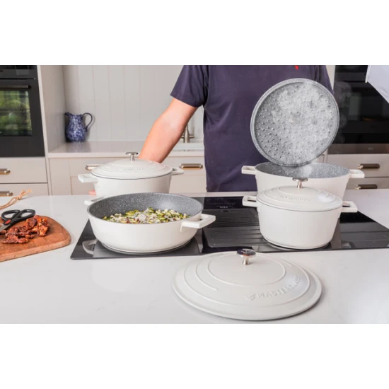 Master Class Cast Aluminium Casserole Dish, 5L, Cream