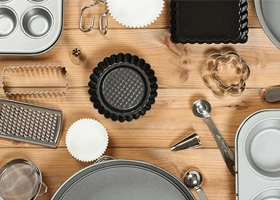 Bakeware supplies in Kenya including cake pans and baking tools