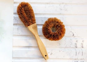 Natural coconut fibre scourers and eco brushes for non-toxic kitchen cleaning in Kenya at Vituzote
