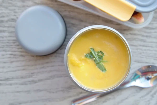 Stainless steel food flask for hot meals