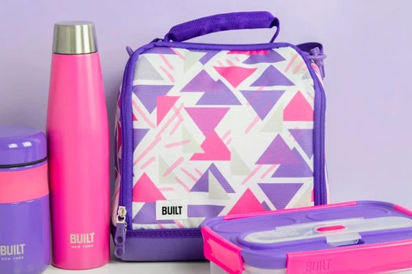 Insulated lunch bag with compartments