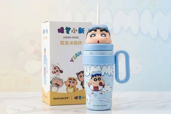 Vacuum tumbler for hot drinks